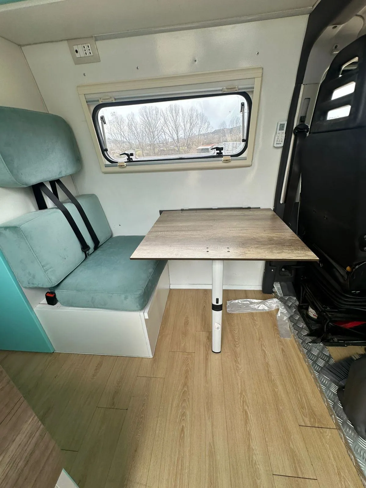 Iveco campervan, photograph 4 of 5