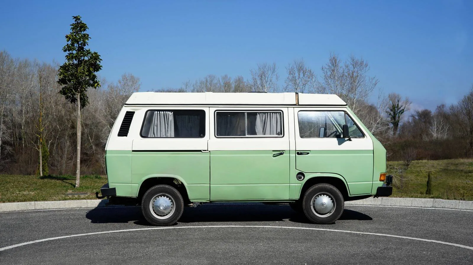 1987 Volkswagen Westfalia campervan in side profile
